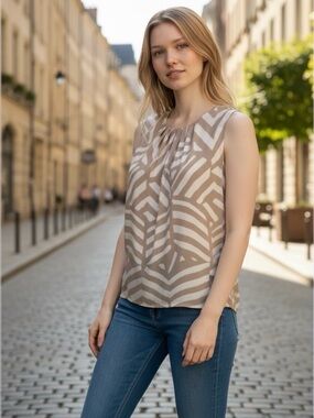 Calvin Klein Beige and White Sleeveless Pleat-Neck Camisole